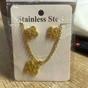 Stainless‎ Steel Gold-Tone Flower Jewelry Set